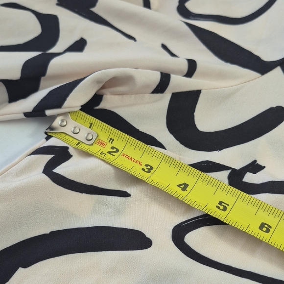 Stylish Black and Cream Long Sleeve Womens Plus 3X Blouse - Picture 8 of 9